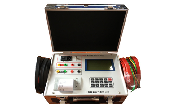 用變比電橋測(cè)量變壓器的變比，操作過(guò)程繁瑣，測(cè)量范圍狹窄，已經(jīng)不適應(yīng)現(xiàn)代測(cè)量的快節(jié)奏、高效率的要求。為此，我公司采用現(xiàn)代電子技術(shù)，研制出了新一代LCBZC全自動(dòng)變壓器變比組別測(cè)試儀。