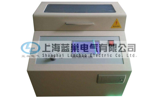 LCY-100B絕緣油介電強(qiáng)度試驗(yàn)儀是我公司經(jīng)過多次現(xiàn)場(chǎng)試驗(yàn)和長(zhǎng)期不懈努力，精心開發(fā)的高準(zhǔn)確度、全數(shù)字化工業(yè)儀器。該機(jī)操作簡(jiǎn)便，造型美觀大方